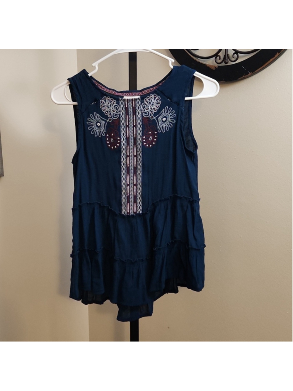Knox Rose Boho Blouse Floral Embroidered Hi Low Hem Euc